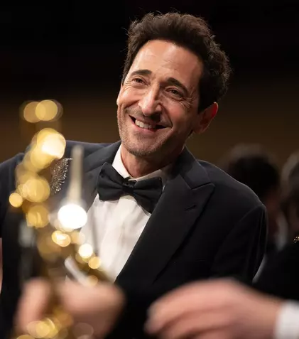Adrien Brody, gest controversat pe scena premiilor Oscar. Fanii nu au ezitat să-l critice: „Mai șocant decât palma lui Will Smith”