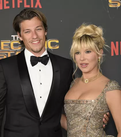 Millie Bobby Brown și Jake Bon Jovi au devenit părinți prin adopție, la un an de la căsătorie: „Suntem încântați să începem un nou capitol”