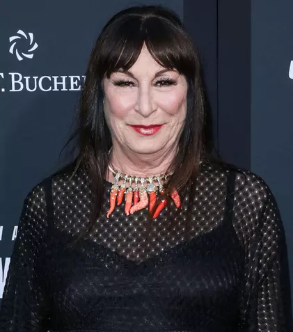 Anjelica Huston a suferit de cancer. Actrița a ținut totul secret. „Am reușit să supraviețuiesc și sunt mândră de mine”