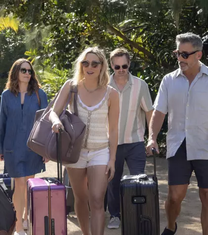 Ce nu știai despre „Patru anotimpuri” (2025), miniseria Netflix cu Steve Carell și Tina Fey inspirată dintr-un film clasic