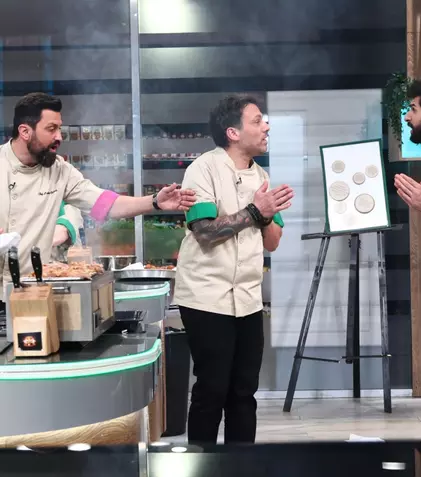 Ștefan Popescu declanșează haosul în bucătărie, la Chefi la cuțite - 12 mai 2025. Echipa portocalie trece printr-un moment critic