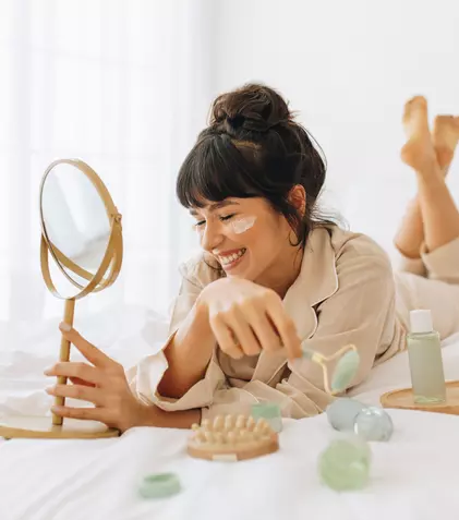Minimalism în machiaj: ce produse alegi pentru un rezultat profesional