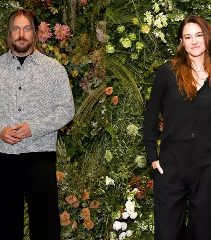 Lucas Bravo și Shailene Woodley, surprinși în ipostaze tandre pe platourile Emily in Paris. Detaliul care a atras atenția fanilor
