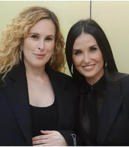 Demi Moore, mesaj emoționant de ziua fiicei Rumer: „La mulți ani celei care m-a făcut mamă!”. Imagini rare de familie