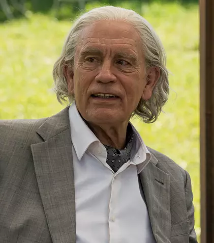 Viața lui Sergiu Celibidache pe marele ecran: primele imagini din „Cravata Galbenă”. Celebrul John Malkovich are rolul principal