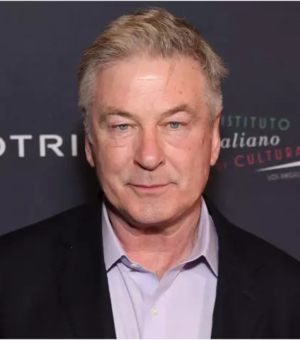 Alec Baldwin, implicat într-un accident în Hamptons: „Un camion de gunoi cât o balenă mi-a tăiat calea”