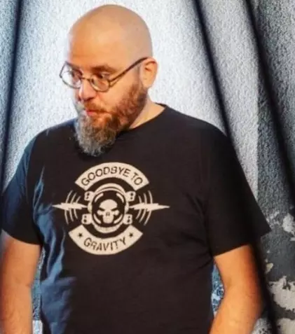 TVR 1 și TVR Cultural, ediție specială la 10 de ani de la tragedia din Colectiv. Interviu cu Andrei Găluț, singurul component al trupei Goodbye to Gravity rămas în viață