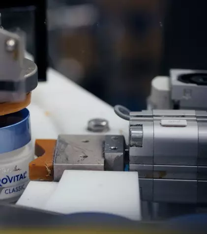 Un nou episod „Produs în România” este difuzat la Discovery. Povestea celui mai celebru brand de cosmetice din țară - pas cu pas, pe micul ecran
