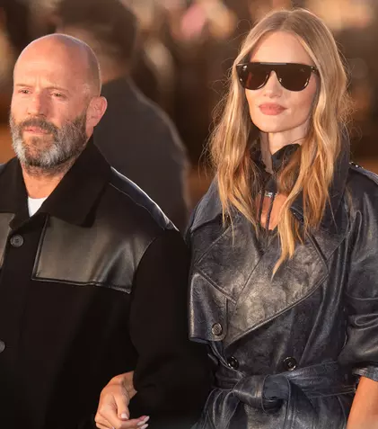Scandal pe plajă! Jason Statham a dat 20 de milioane de lire pe un domeniu de vis, dar vecinii nudiști fac „deliciul” presei