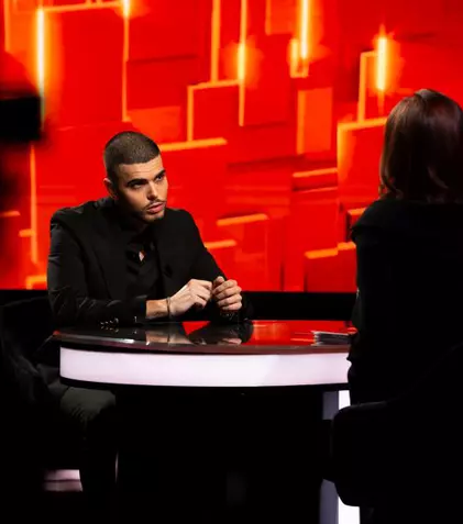 Andrei Bănuță, invitat la 40 de întrebări cu Denise Rifai. „Cât a contat colaborarea cu Andra?”, „Ați reușit să umpleți golul lăsat de moartea fratelui?”