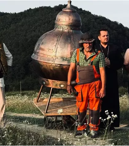 Văru’ Săndel și Alin Panc lansează comedia SF „Vasile și Naveta spațială”. Ce actori fac parte din distribuție