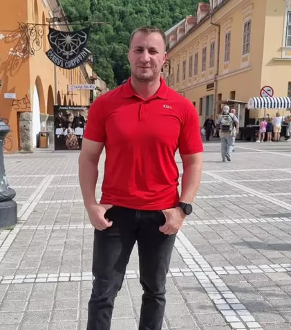 Cine este Marian Godină de la Survivor România 2026. Polițistul a lăsat acasă o soție superbă și doi copii: „Dorul este uriaș”