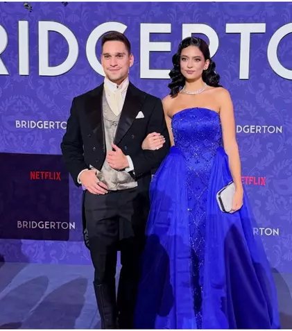 Premieră absolută: Actorii din Bridgerton au venit la București! Vlad Gherman s-a propus pentru sezonul 5, iar Adelina Pestrițu a atras toate privirile