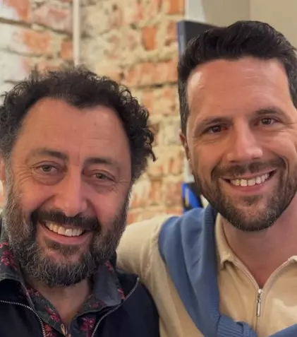 Adrian Nartea, confesiune emoționantă despre regizorul Jesus del Cerro: „A văzut în mine un Vlad și mi-a oferit încredere”. Dezvăluirile actorului