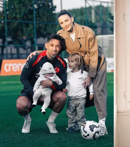 Cine sunt partenerele fotbaliștilor turci: Arda Güler, Kenan Yıldız și alte staruri ale Turciei, „atacați” de frumusețe