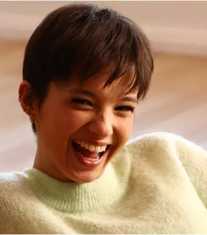 Karina Jianu, de la filmările „Ana, mi-ai fost scrisă în ADN”, direct în bucătăria mamei! Ce conține pachetul primit de la Botoșani