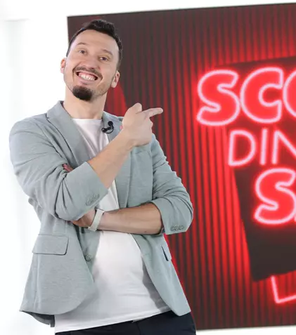 Schimbare majoră în grila Digi24. Postul lansează „Scos din sărite”, o emisiune de satiră politico-socială: Ce promite formatul prezentat de comediantul Serghei