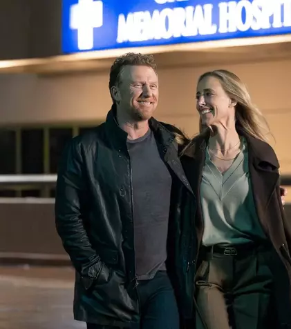 Șoc în „Anatomia lui Grey”: Kevin McKidd și Kim Raver părăsesc serialul după 15 ani. Motivul real din spatele deciziei