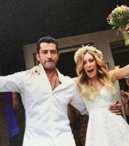 Kenan İmirzalıoğlu și Sinem Kobal, 10 ani de la nunta de poveste! Imaginile rare publicate de actriță