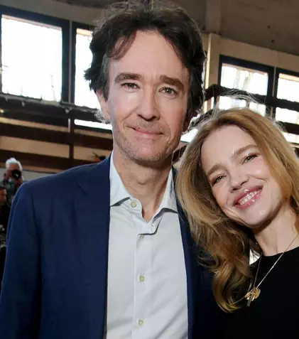 Natalia Vodianova este însărcinată pentru a șasea oară! Supermodelul a dat vestea pe coperta Vogue France. Pictorialul i-a cucerit pe fani