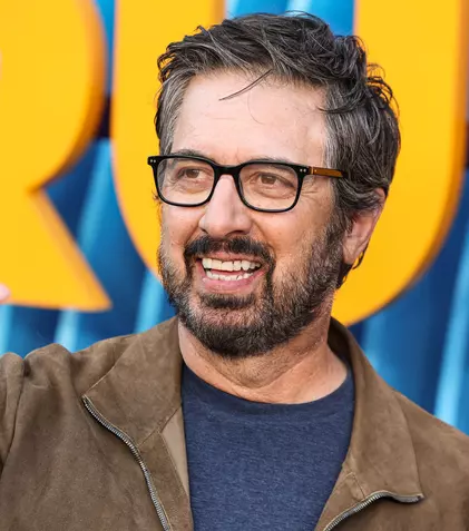 Suma astronomică pe care Ray Romano o primește fără să ridice un deget. Trăiește regește la 20 de ani de la finalul serialului „Everybody Loves Raymond”