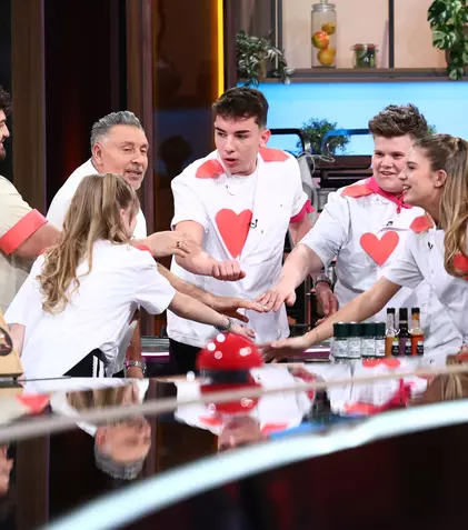 Schimbare de ultimă oră în grila Antena 1: Show-ul „Chefi la cuțite” a fost scos din programul de la noapte! Ce vor vedea telespectatorii în loc