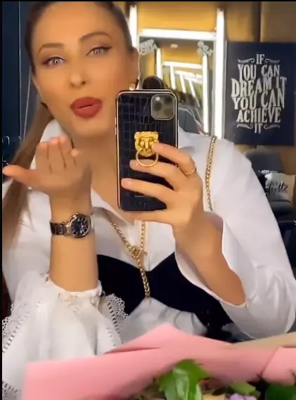 Iulia Vântur, scene spectaculoase de luptă într-un clip nou. Vedeta își pune adversarii la pământ unul după altul