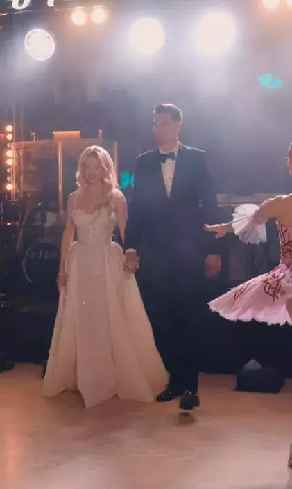 andreea-balan-rochie-dans-1