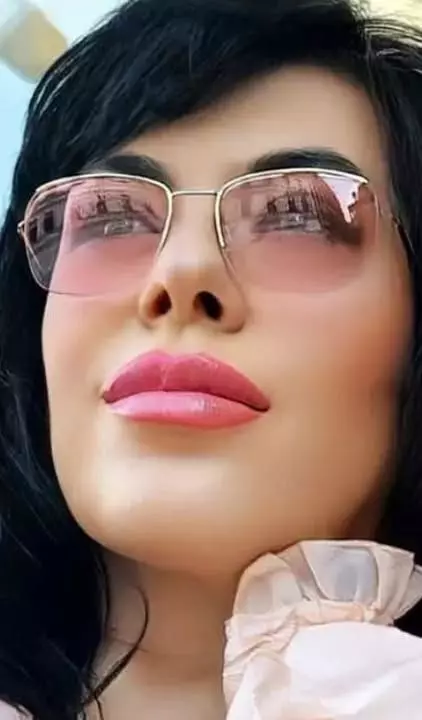 mariana moculescu selfie