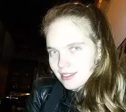 ana-maria-paunescu-sala-de-asteptare-opt-ore-de-folk-poezie-si-frumos-in-joia-mare-22256