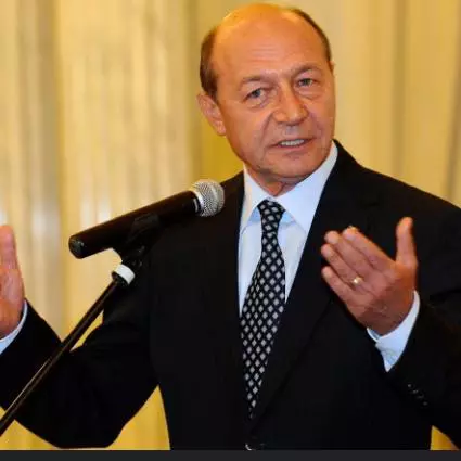 traian basescu 8