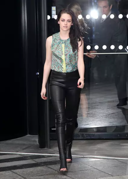 Kristen Stewart, la prezentarea Balenciaga