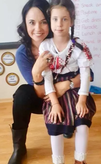 andreea-marin-violeta4