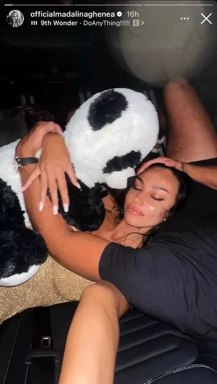 Mădălina Ghenea, în ipostaze tandre online cu un bărbat misterios