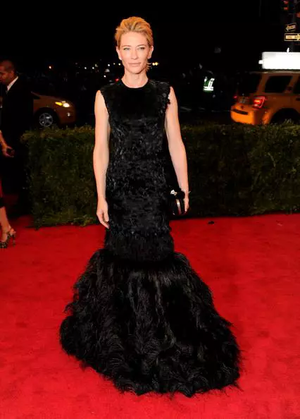Cate Blanchett într-o rochie Alexander McQueen (2012)
