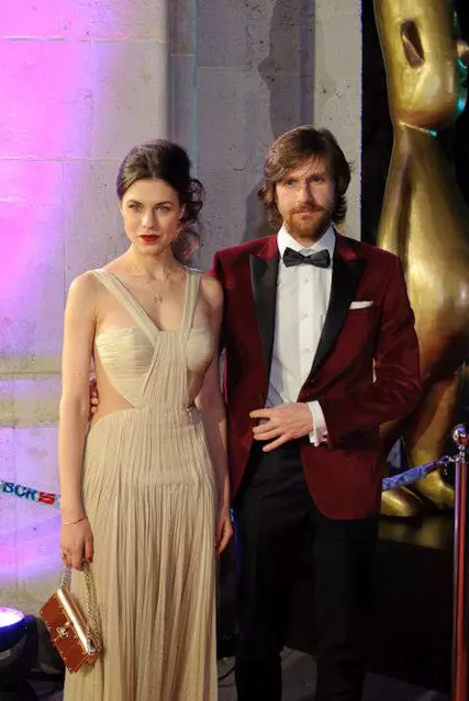 Ana Ularu (rochie MLH) si Radu Iacoban (tinuta Sarto made to measure)