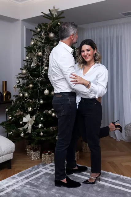 Ela Crăciun, prima ședință foto de sărbători în noua casă  (5)