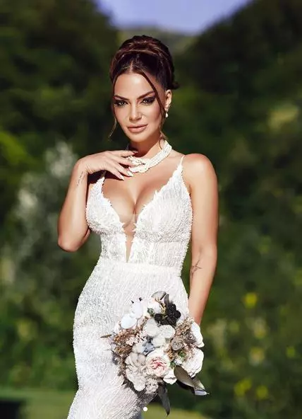 Andreea Antonescu, în rochie de mireasă 1