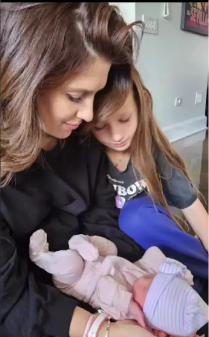 Hilaria-Baldwin2