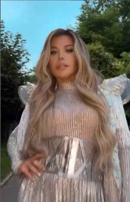 Loredana Groza, încă o apariție cu care i-a dat gata pe fani. S-a inspirat din ținutele lui Barbie. „Frumoasa României”