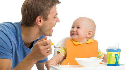 3 nutrienți de care bebelușul tău are nevoie