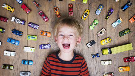 Fă-ți copilul fericit cu mașini de colecție!