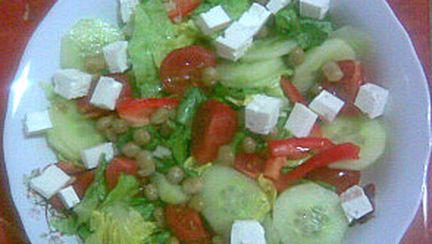 Salata din legume cu telemea