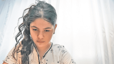 Prima câștigătoare a bursei! Fetița care luptă cu destinul și învinge