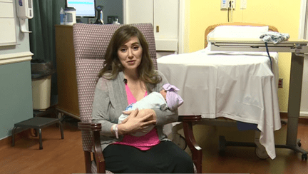 A ajutat o mamica sa nasca, in timp ce ea insasi era in travaliu