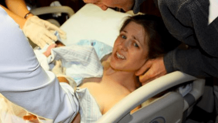 A primit o despagubire de 16 milioane de dolari, dupa ce asistenta i-a impins copilul inapoi