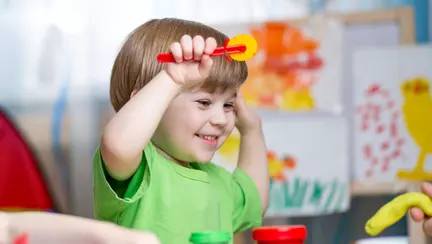 Cum invata copilul prin joc?