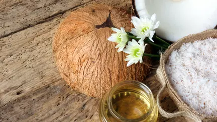 Cum actioneaza uleiul de cocos asupra pielii tale