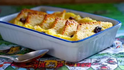 Budincă cu pâine și unt