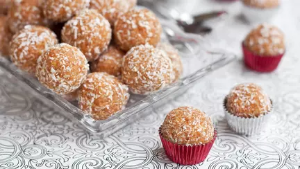 Biluțe de curmale și cocos